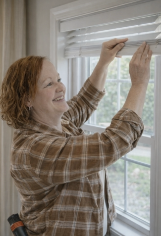 Kim Eggleston installs window coverings in Michigan and Wisconsin